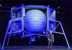 Bezos-presents-Blue-Moon-Spacecraft-wiki-250