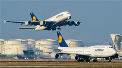 Lufthansa-Airbus-A380-Boeing-747-8-Frankfurt-Airport