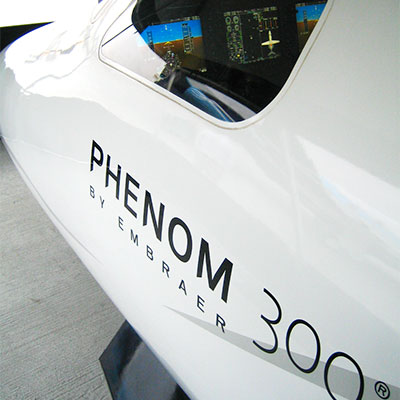 Phenom-300-cockpit-wiki-thumbnail