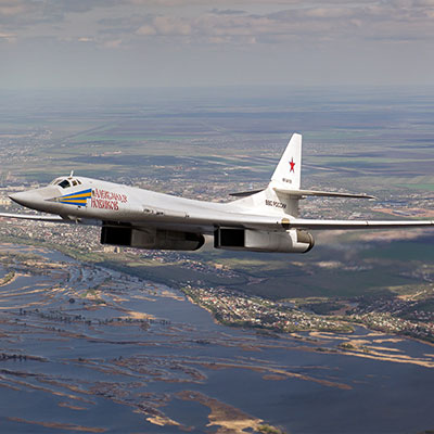 Tupolev-Tu-160-2014-wiki-200